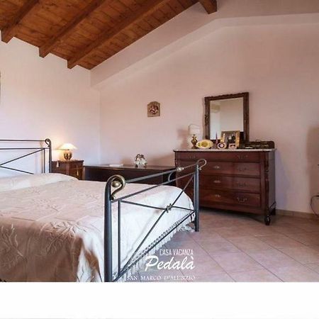 Casa Vacanza Pedala Villa San Marco d'Alunzio Bagian luar foto