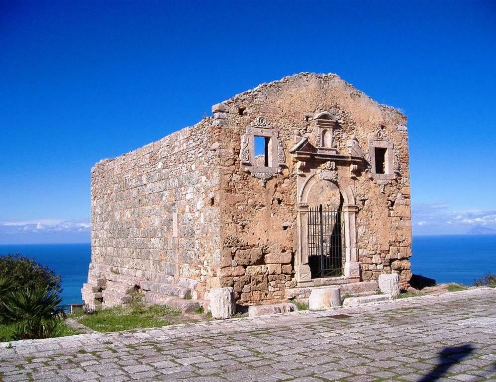 Casa Vacanza Pedala Villa San Marco d'Alunzio Bagian luar foto