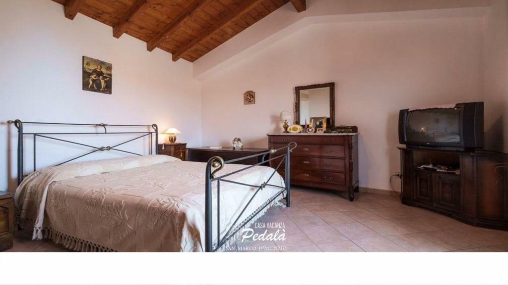 Casa Vacanza Pedala Villa San Marco d'Alunzio Bagian luar foto