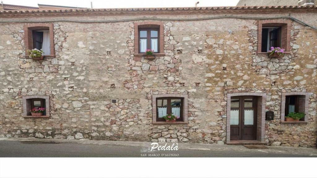 Casa Vacanza Pedala Villa San Marco d'Alunzio Bagian luar foto